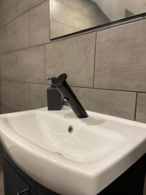 Central Area Terraced House With Private Hot Tub Lincoln Eksteriør billede