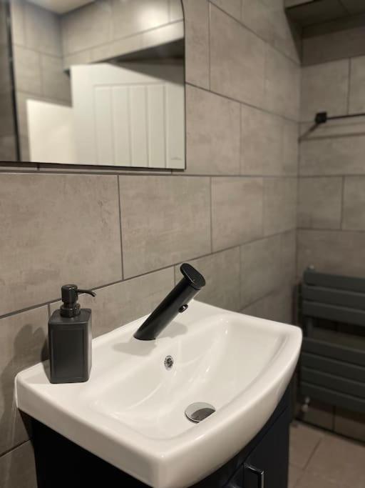 Central Area Terraced House With Private Hot Tub Lincoln Eksteriør billede