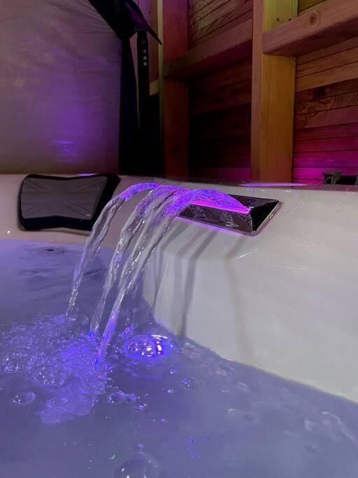 Central Area Terraced House With Private Hot Tub Lincoln Eksteriør billede