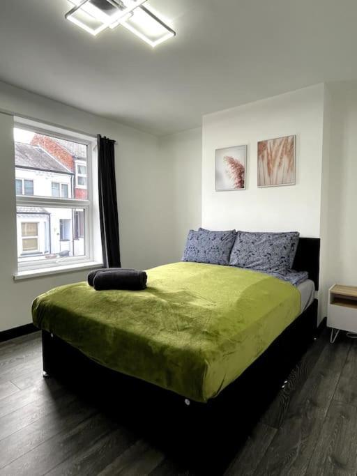 Central Area Terraced House With Private Hot Tub Lincoln Eksteriør billede