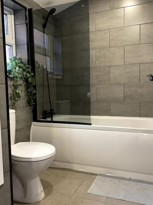 Central Area Terraced House With Private Hot Tub Lincoln Eksteriør billede